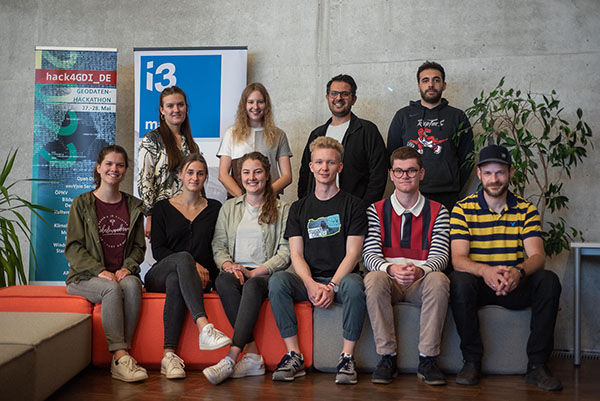 Foto der siegenden Teams des #hack4GDI_DE 